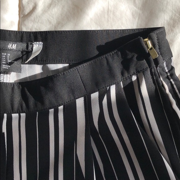 H&M highwaisted striped dress pants - Picture 3 of 3